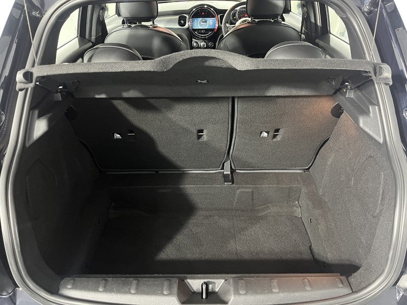 2022 (22) MINI HATCHBACK 1.5 Cooper Exclusive 5dr 5736940