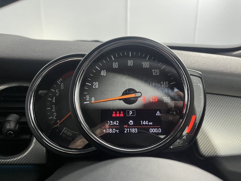 2022 (22) MINI HATCHBACK 1.5 Cooper Exclusive 5dr 5736936