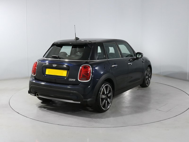 2022 (22) MINI HATCHBACK 1.5 Cooper Exclusive 5dr 5736969
