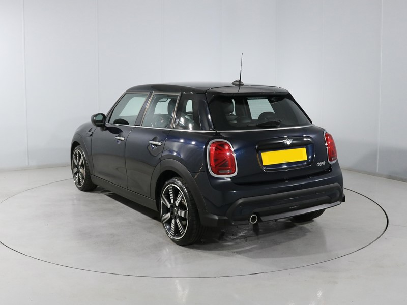 2022 (22) MINI HATCHBACK 1.5 Cooper Exclusive 5dr 5736929