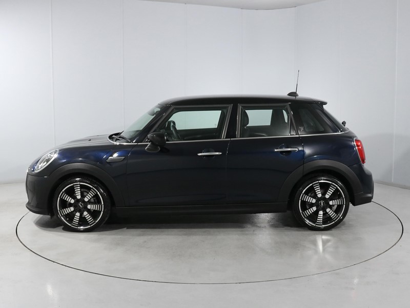 2022 (22) MINI HATCHBACK 1.5 Cooper Exclusive 5dr 5736970