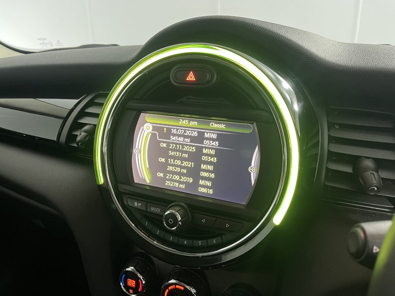 2016 (66) MINI HATCHBACK 1.5 Cooper 3dr Auto 5765127