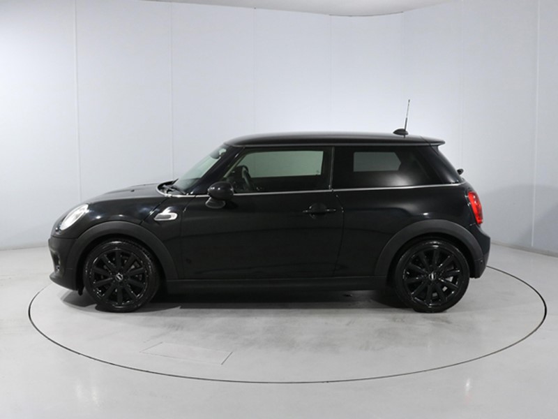 2016 (66) MINI HATCHBACK 1.5 Cooper 3dr Auto 5765140