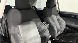 2016 (66) MINI HATCHBACK 1.5 Cooper 3dr Auto 5765110