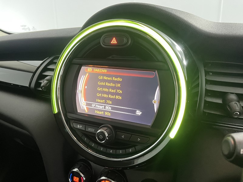 2016 (66) MINI HATCHBACK 1.5 Cooper 3dr Auto 5765125