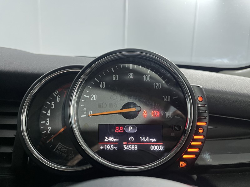 2016 (66) MINI HATCHBACK 1.5 Cooper 3dr Auto 5765108