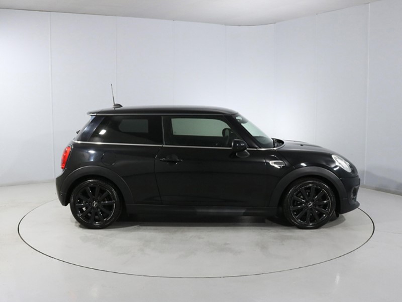 2016 (66) MINI HATCHBACK 1.5 Cooper 3dr Auto 5765102