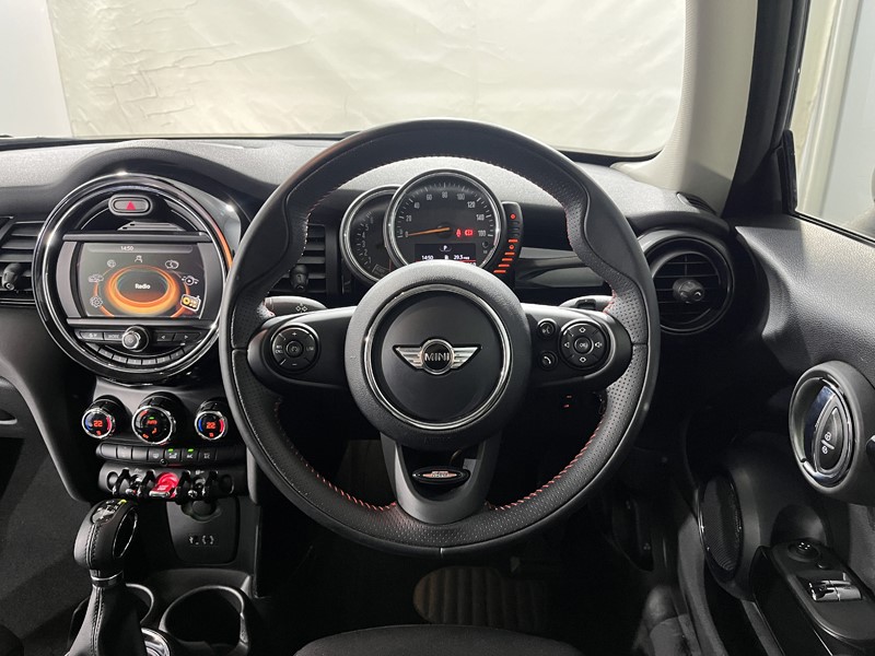 2016 (66) MINI HATCHBACK 1.5 Cooper 3dr Auto 5765104