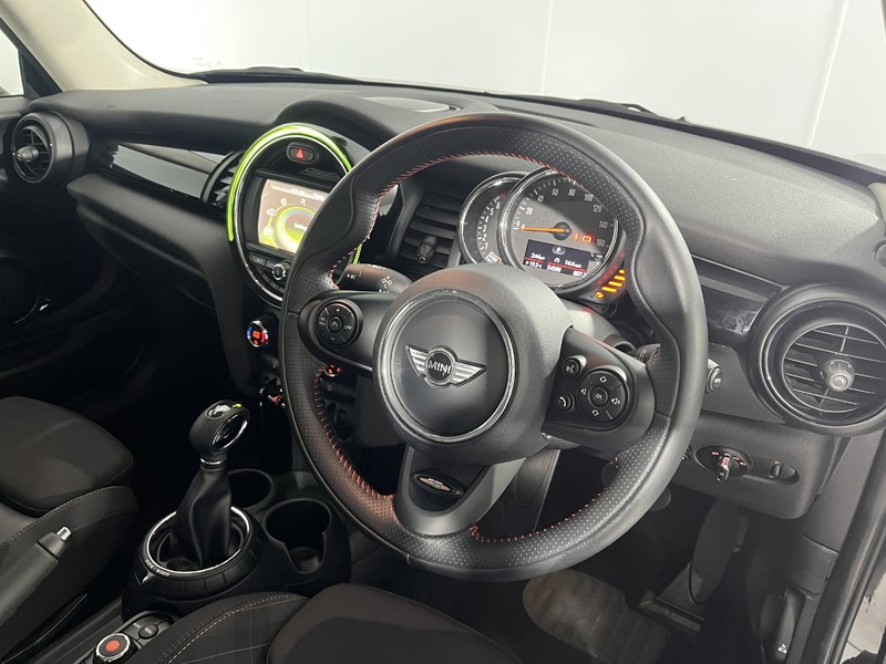 2016 (66) MINI HATCHBACK 1.5 Cooper 3dr Auto 5765105