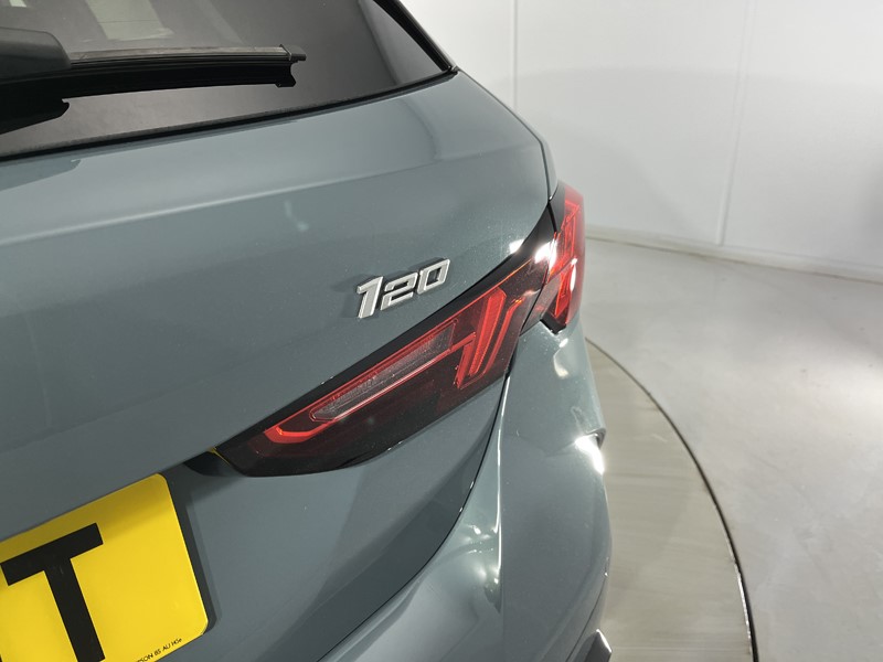 2025 (75) BMW 1 SERIES 120 Sport 5dr Step Auto 5878188