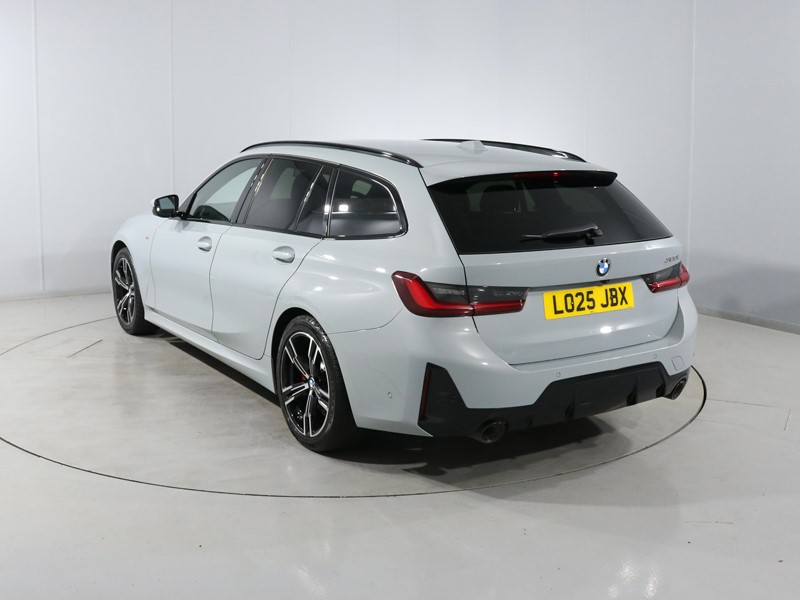 2025 (25) BMW 3 SERIES 320i M Sport 5dr Step Auto 5872564