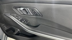 2025 (25) BMW 3 SERIES 320i M Sport 5dr Step Auto 5872582