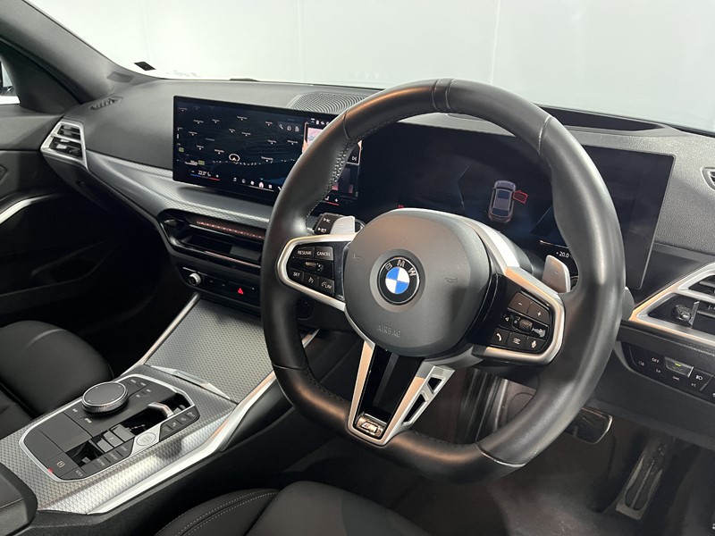 2025 (25) BMW 3 SERIES 320i M Sport 5dr Step Auto 5872568