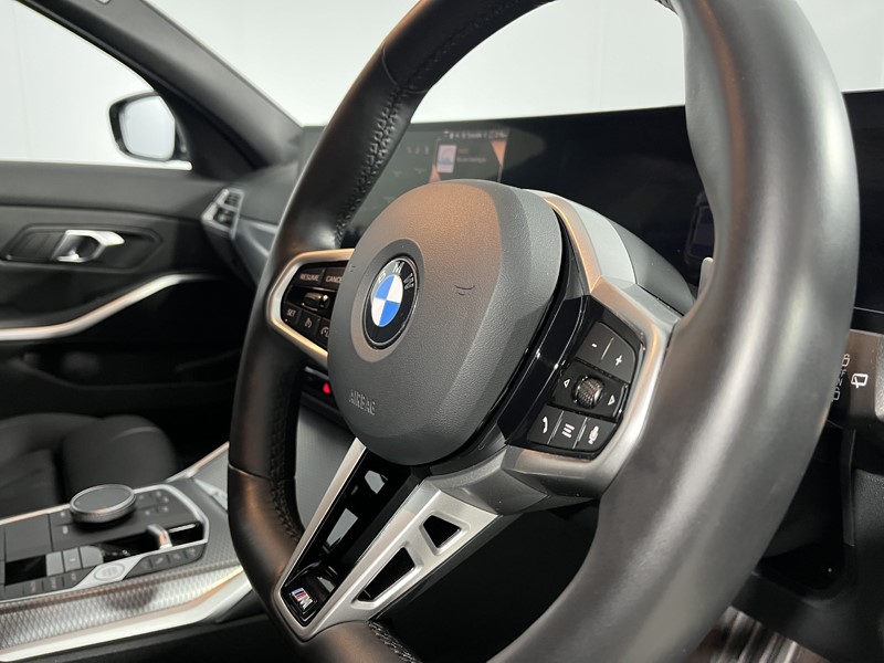 2025 (25) BMW 3 SERIES 320i M Sport 5dr Step Auto 5872584