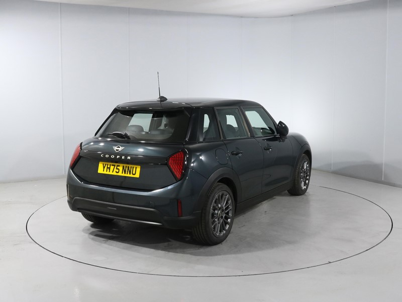 2025 (75) MINI COOPER 1.5 C Exclusive 5dr Auto 5793168