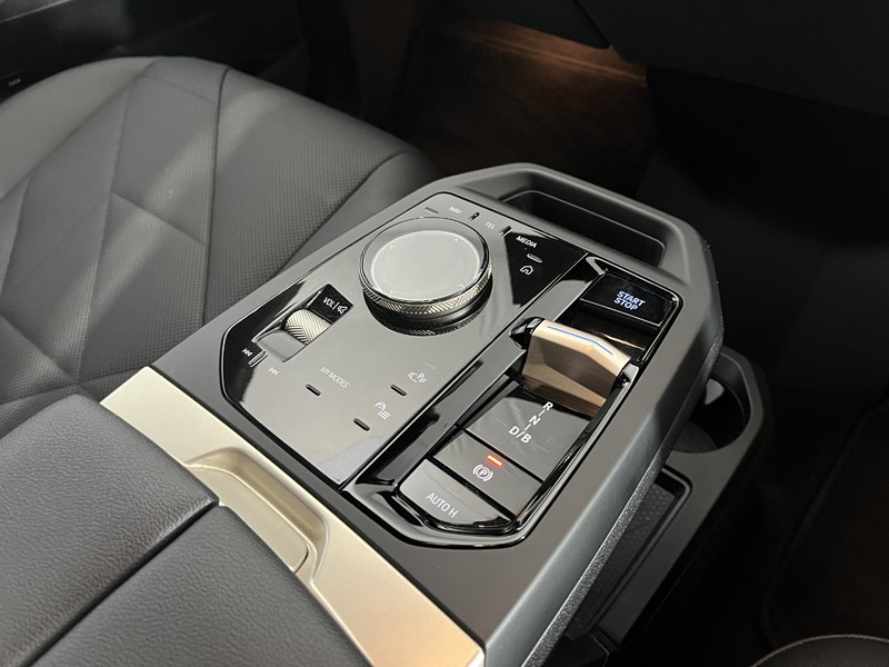 2023 (73) BMW iX 240kW xDrive40 M Sport 76.6kWh 5dr Auto 5768879