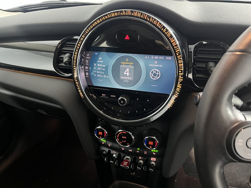2022 (72) MINI HATCHBACK 1.5 Cooper Classic 3dr Auto 5786130
