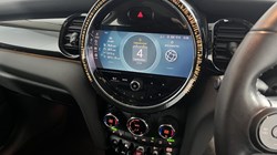 2022 (72) MINI HATCHBACK 1.5 Cooper Classic 3dr Auto 5786130