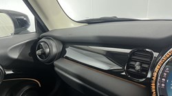 2022 (72) MINI HATCHBACK 1.5 Cooper Classic 3dr Auto 5786147