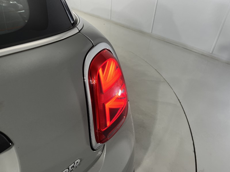 2022 (72) MINI HATCHBACK 1.5 Cooper Classic 3dr Auto 5786159