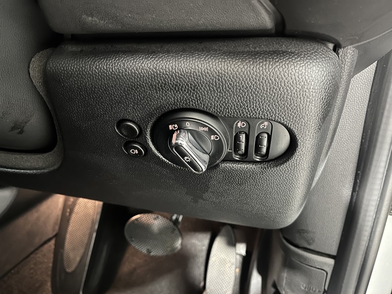 2022 (72) MINI HATCHBACK 1.5 Cooper Classic 3dr Auto 5786142
