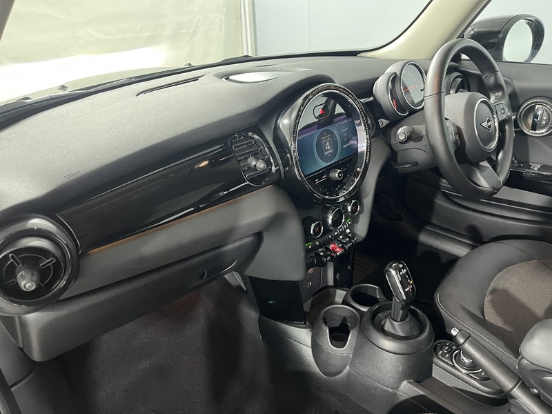 2022 (72) MINI HATCHBACK 1.5 Cooper Classic 3dr Auto 5786129