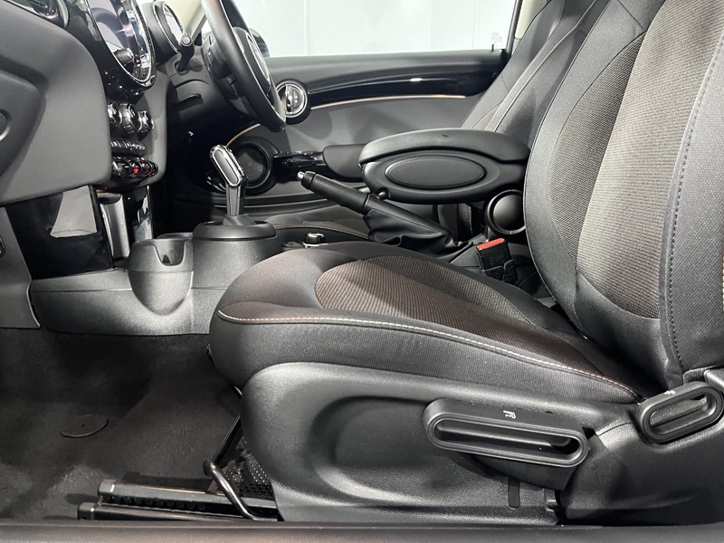 2022 (72) MINI HATCHBACK 1.5 Cooper Classic 3dr Auto 5786155
