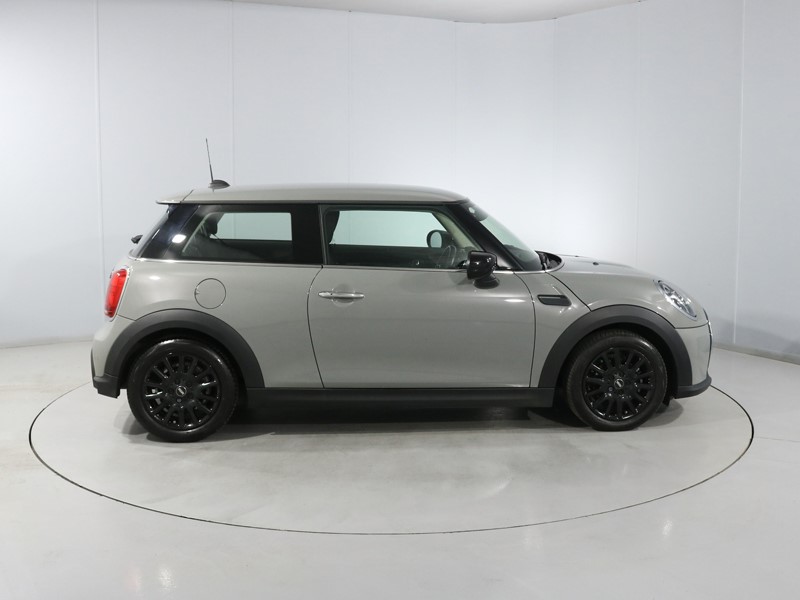2022 (72) MINI HATCHBACK 1.5 Cooper Classic 3dr Auto 5786125