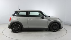 2022 (72) MINI HATCHBACK 1.5 Cooper Classic 3dr Auto 5786125