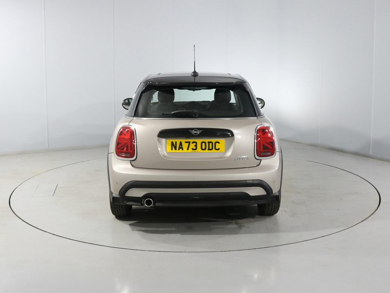 2023 (73) MINI HATCHBACK 1.5 Cooper Classic Premium Plus 5dr Auto 5793096
