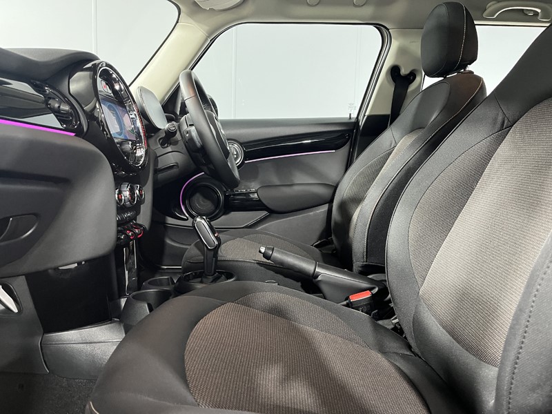 2023 (73) MINI HATCHBACK 1.5 Cooper Classic Premium Plus 5dr Auto 5793116