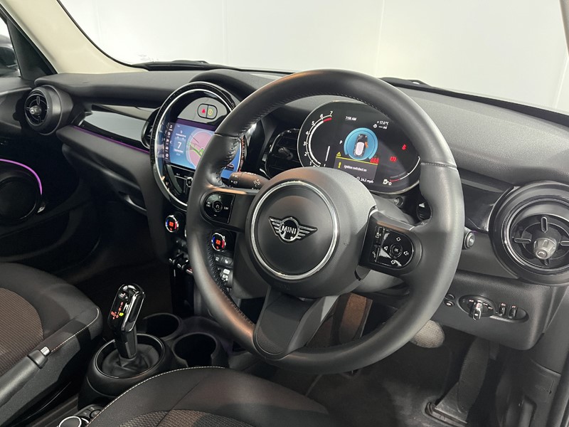 2023 (73) MINI HATCHBACK 1.5 Cooper Classic Premium Plus 5dr Auto 5793087
