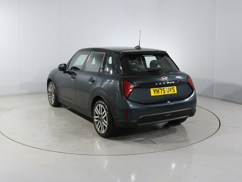 2025 (75) MINI COOPER 2.0 S Classic 5dr Auto 5822160