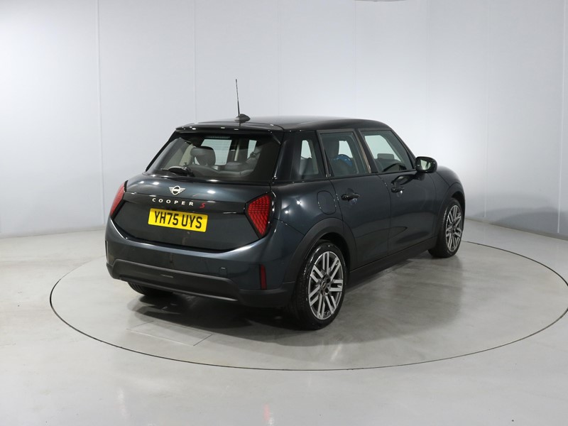 2025 (75) MINI COOPER 2.0 S Classic 5dr Auto 5822198