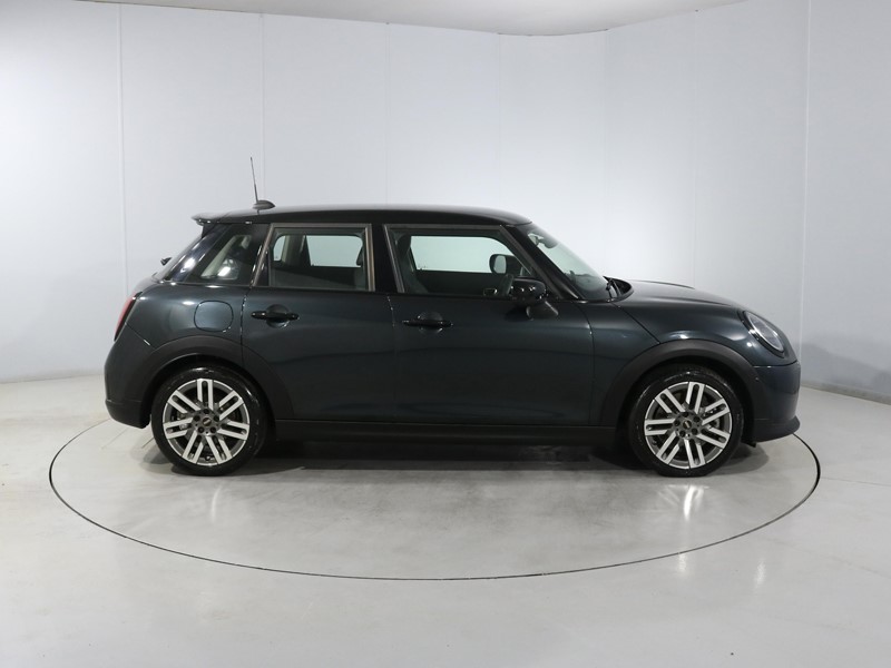 2025 (75) MINI COOPER 2.0 S Classic 5dr Auto 5822161