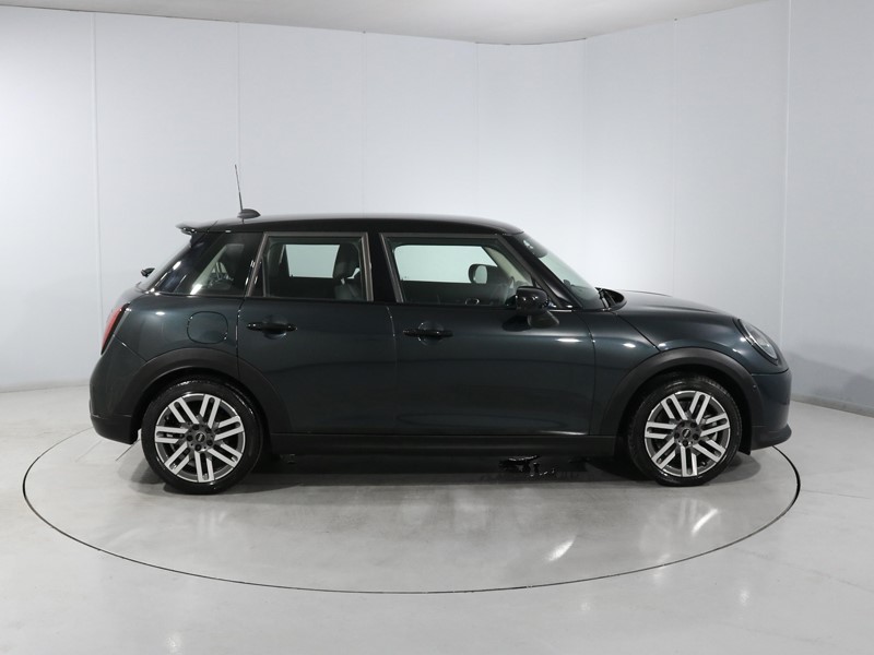 2025 (75) MINI COOPER 2.0 S Classic 5dr Auto 5814748