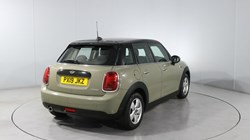 2019 (19) MINI HATCHBACK 1.5 Cooper Classic II 5dr 5824388