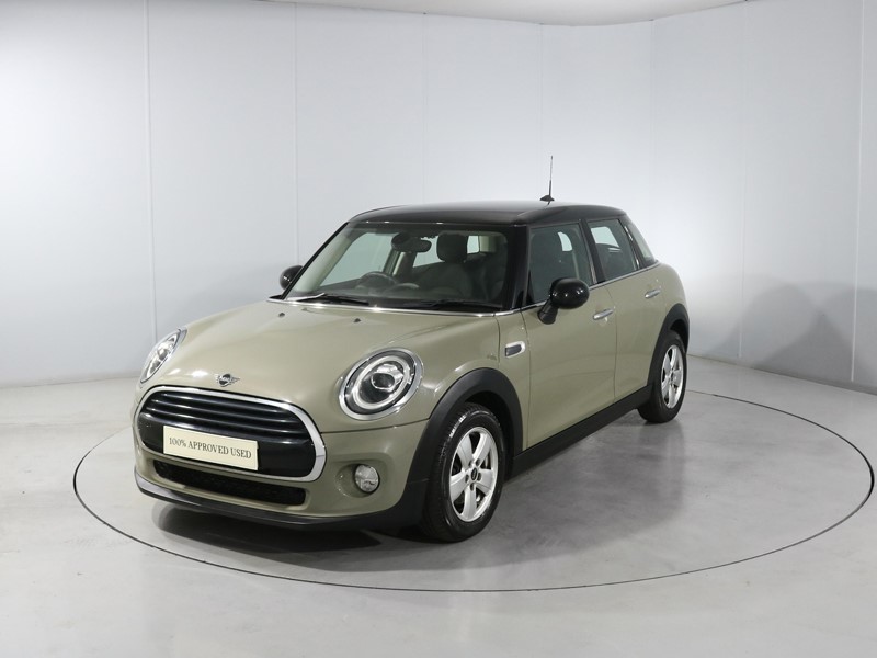 2019 (19) MINI HATCHBACK 1.5 Cooper Classic II 5dr 5824387