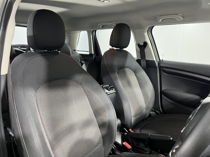 2019 (19) MINI HATCHBACK 1.5 Cooper Classic II 5dr 5824359