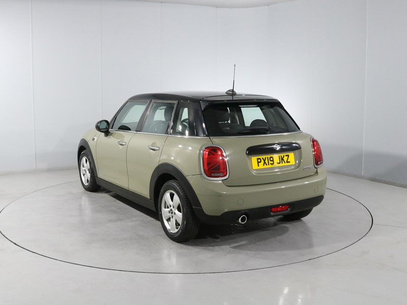 2019 (19) MINI HATCHBACK 1.5 Cooper Classic II 5dr 5824350