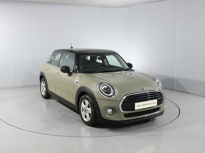 2019 (19) MINI HATCHBACK 1.5 Cooper Classic II 5dr