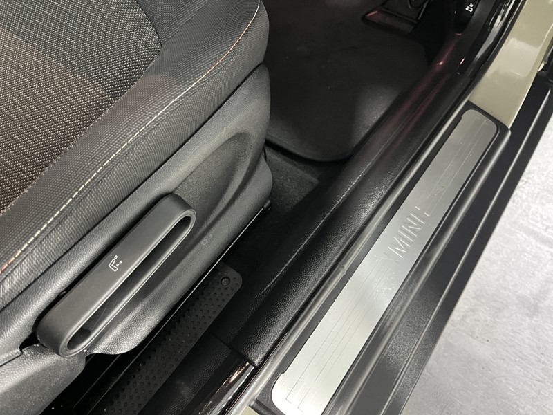 2019 (19) MINI HATCHBACK 1.5 Cooper Classic II 5dr 5824366