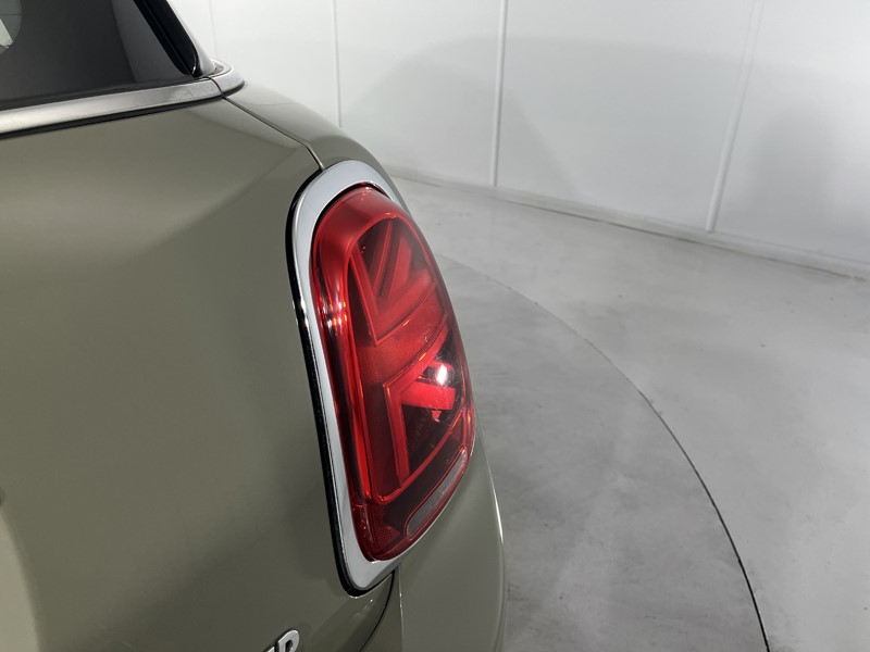 2019 (19) MINI HATCHBACK 1.5 Cooper Classic II 5dr 5824386
