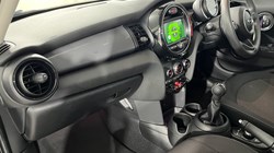 2019 (19) MINI HATCHBACK 1.5 Cooper Classic II 5dr 5824355
