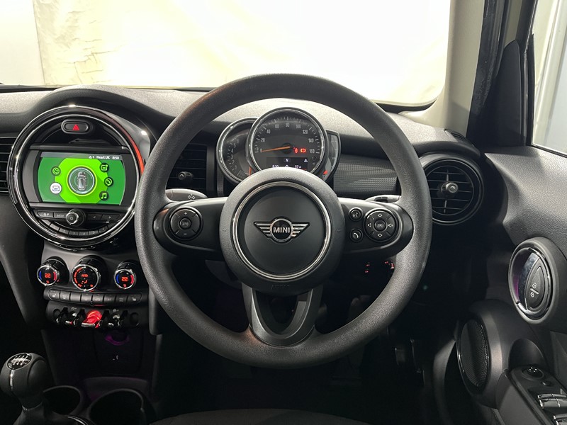 2019 (19) MINI HATCHBACK 1.5 Cooper Classic II 5dr 5824353