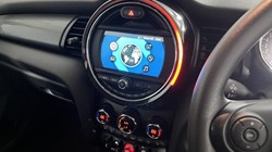 2019 (19) MINI HATCHBACK 1.5 Cooper Classic II 5dr 5824356