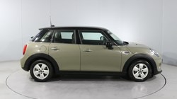 2019 (19) MINI HATCHBACK 1.5 Cooper Classic II 5dr 5824351