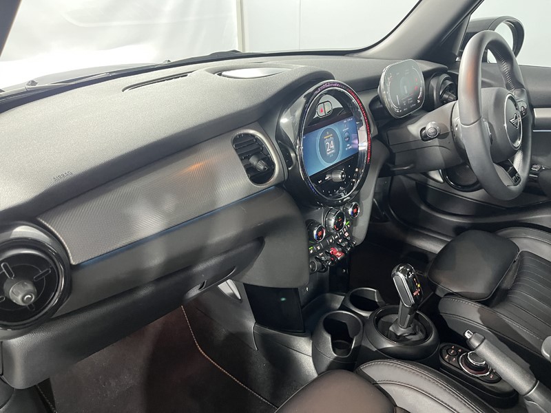 2023 (73) MINI HATCHBACK 1.5 Cooper Exclusive Premium 5dr Auto 5861938