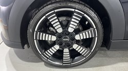 2023 (73) MINI HATCHBACK 1.5 Cooper Exclusive Premium 5dr Auto 5861945