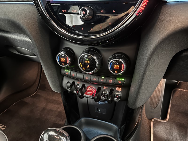 2023 (73) MINI HATCHBACK 1.5 Cooper Exclusive Premium 5dr Auto 5861960